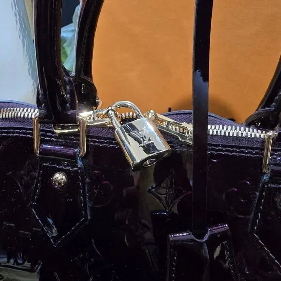 PRISTINE CONDITION Louis Vuitton Vernis Alma GM - Picture 2 of 11